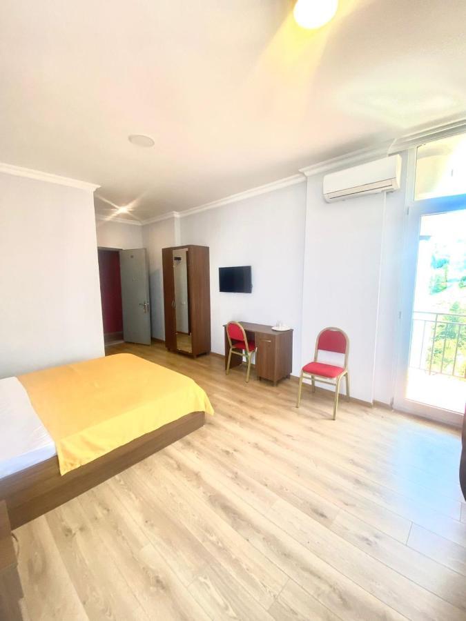 Mimino Aparthotel บาทูมิ ภายนอก รูปภาพ