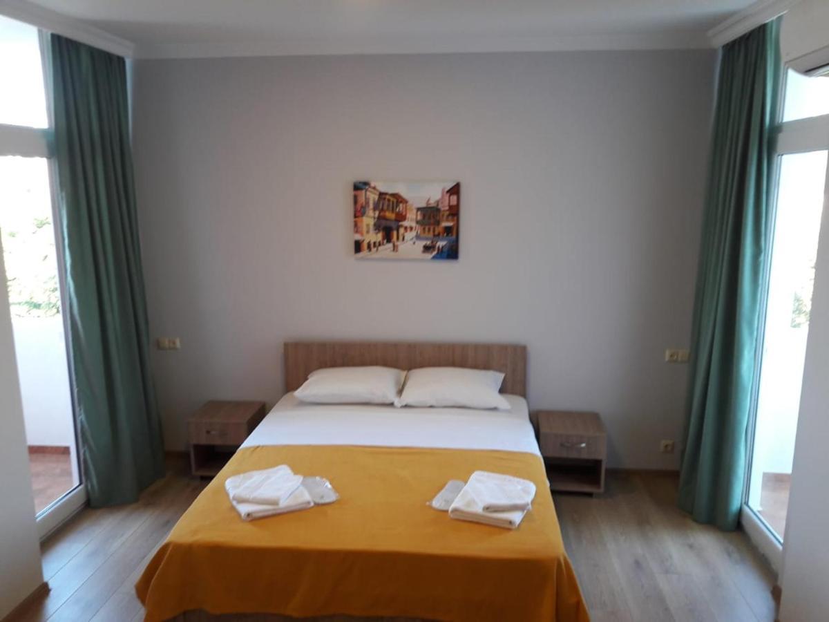 Mimino Aparthotel บาทูมิ ภายนอก รูปภาพ